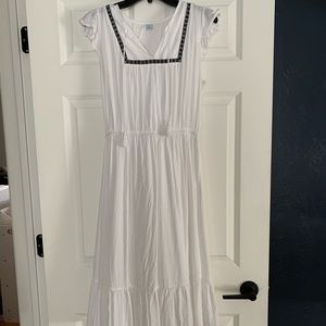 White and Black Embroidered Old Navy Dress Size M